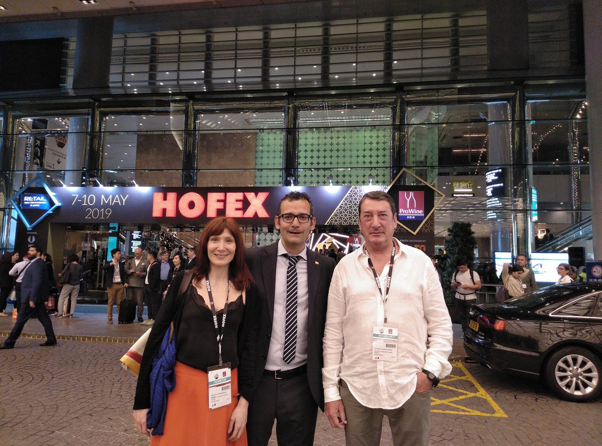 FoieMalvasia's tweet photo. ¡Estamos en Hong Kong! ¿Te vienes?😜
Desde ayer hasta el próximo viernes presentes en #Hofex2019, la mayor feria bienal internacional panasiática, apoyando y colaborando con nuestro distribuidor Nature's Parlour.😊
#HongKong #TradeShow #Foie #Delicacies #gourmet https://t.co/hLmRx1GPP5