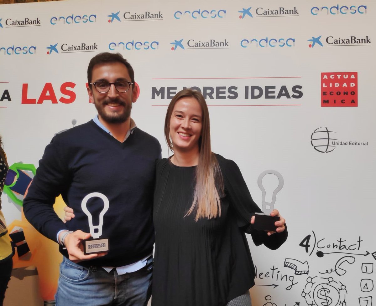 onlygal_'s tweet photo. Hoy hemos recogido dos premios a las #100MejoresIdeas que entrega anualmente @laeconomica: 1) por nuestra app #Proofup por su lucha contra el ciberacoso escolar 2) Y de la mano de @elogia, por la startup #Okify ¡Gracias a todo el equipo por haberlo hecho realidad! https://t.co/pw0P9Hi8BW