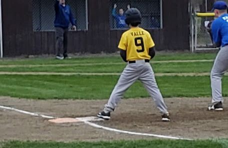 TLValle's tweet photo. My #helper has been crushing it on the field this season! After this picture was taken, he stole 2nd... then stole 3rd... then STOLE HOME! Sometimes the #woodshop can wait. #littleleague Good luck today, bud! https://t.co/UkZF5PuQCb