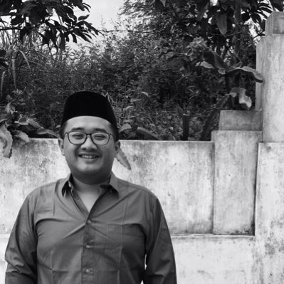 setyoprabowow's tweet photo. #NewProfilePic https://t.co/9CIvf9tRBp