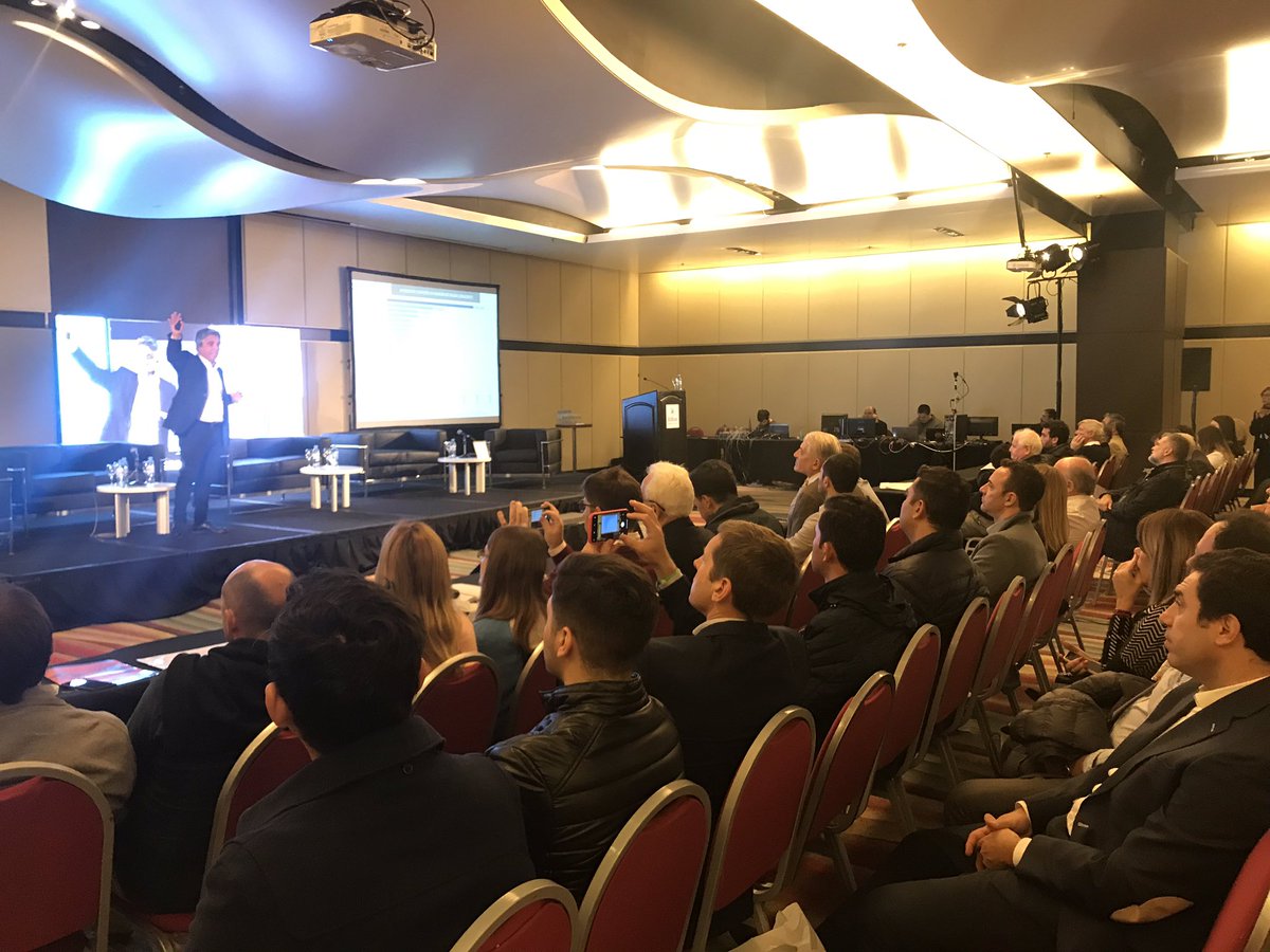 ExpoConstruirOk's tweet photo. COMENZAMOS!! #ExpoConstruir abre sus puertas y ya hay muchos visitantes retirando sus credenciales

Maxi Montenegro realiza la apertura de la Expo. https://t.co/XVyrvXCxA9