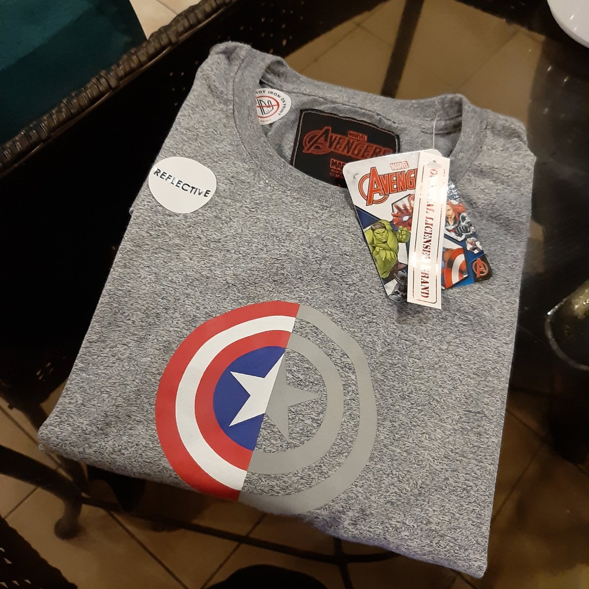 almickomreyes's tweet image. Wala akong extra shirt so I bought a gift for myself. Thank you for the points, #GlobePH! ❤