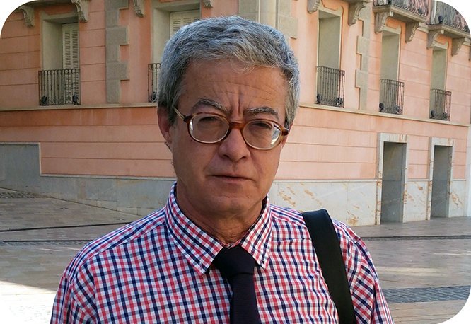 La sala de prensa del Palacio Consistorial llevará el nombre del fotógrafo José Albaladejo 7nova.es/articulos/la_s…