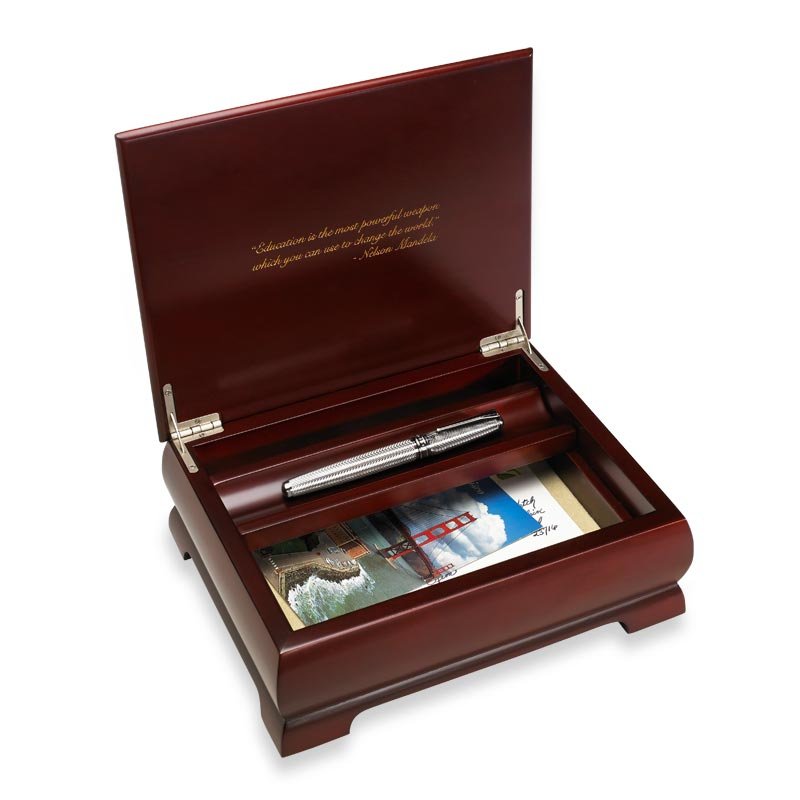 Levenger's tweet photo. Give the gift of treasured memories with this handsome Commemorative Box. โ
Perfect as a personalized gift our solid wood keepsake box conveys your personal message & keeps treasured mementos safe. #GiftsforGrad
Find the Perfect Gift for your grad:
https://t.co/GOYuie871K https://t.co/GRwNF8nuHW
