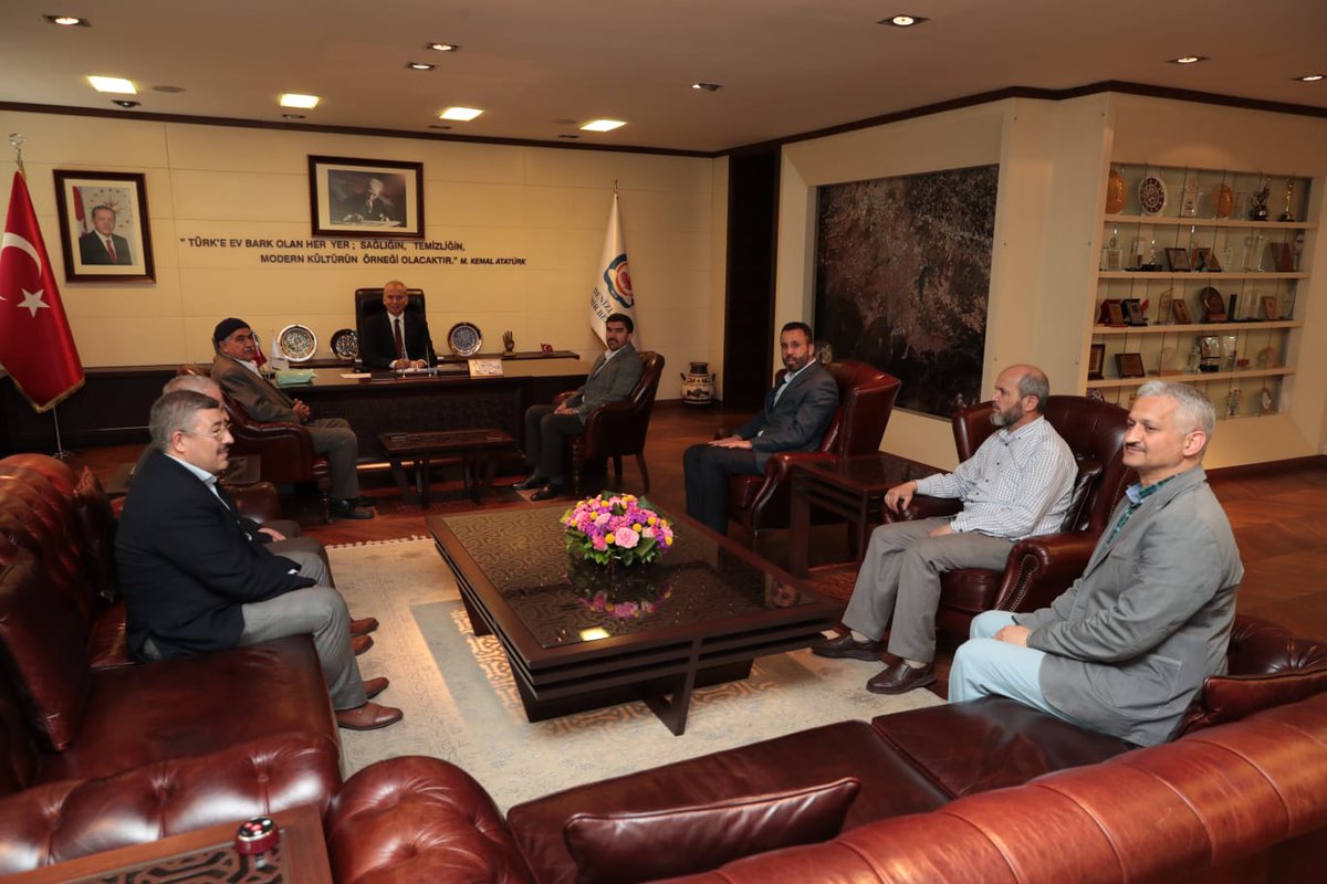 Elmaskalem Derneği Hayrat Vakfı'nın çok kıymetli yönetimi ve üyelerine nazik ziyaretleri için çok teşekkür ederim.