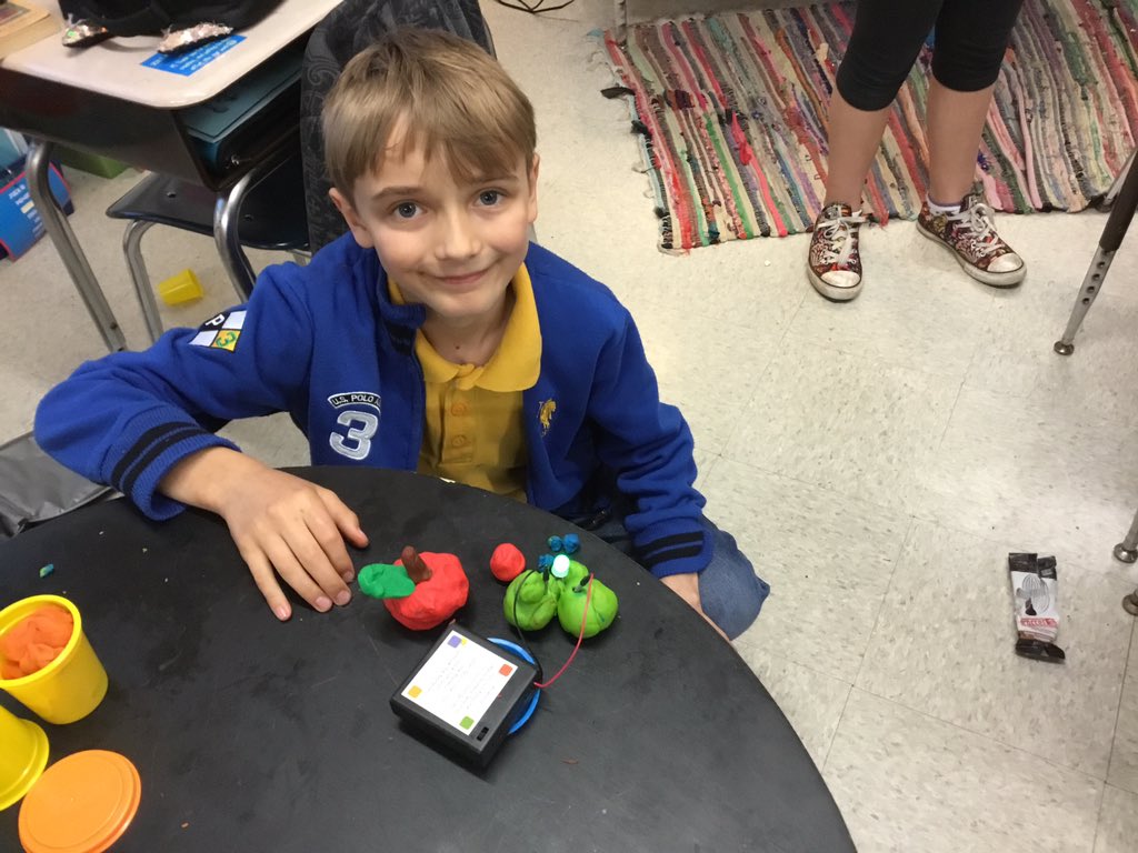 STEM SUCCESS 🙌🏽👏🏽👊🏼! Thank you @QUESTSinead for all your hard work with Global Day of Design....the students creativity soared and teamwork was on point😀✂️🖇💡🔩🧲🏎<a href="/CB_Buckingham/">Buckingham Elem.</a>