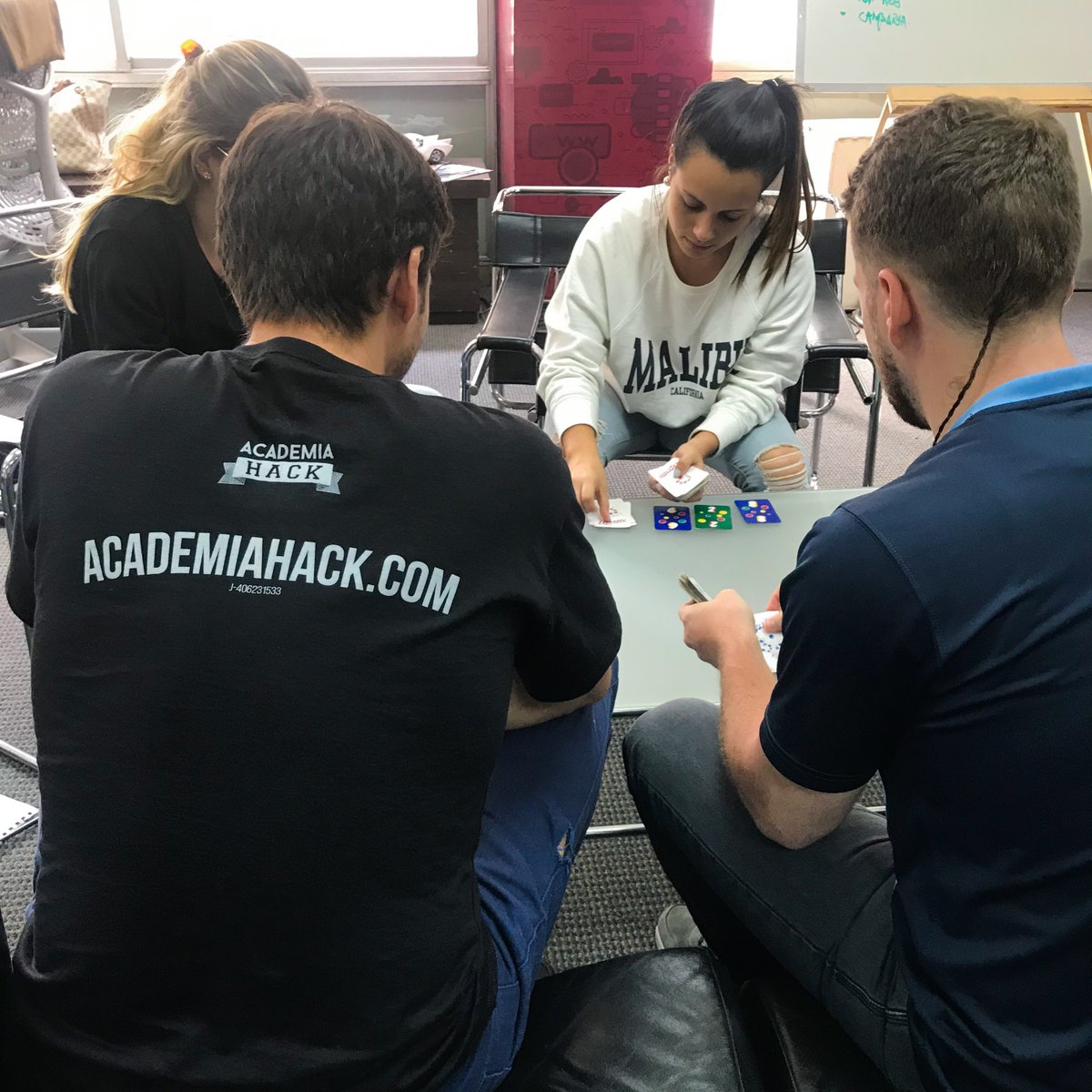 Academia_Hack's tweet photo. En #AcademiaHack creemos que divertirnos es parte del desarrollo. 👏👏👏

Sé parte del #RetoHack 🤖👍 https://t.co/kfsQkE6DqT