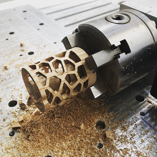 Wooden wine stopper made on our CNC machine
.
.
.
#cncwoodworking #winestopper #generativedesign #voronoi #wood #vyroba #cncmachining #tvaroch #parametricdesign bit.ly/2J884xw