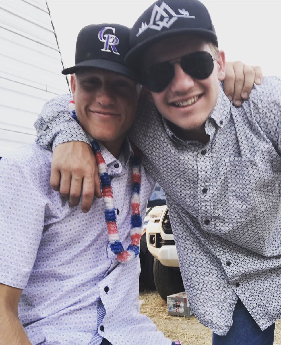 dmannens2's tweet photo. Happy birthday ole Darrell,  I wish I was there to celebrate with ya! 🎁😎 https://t.co/8ujHJeID3l
