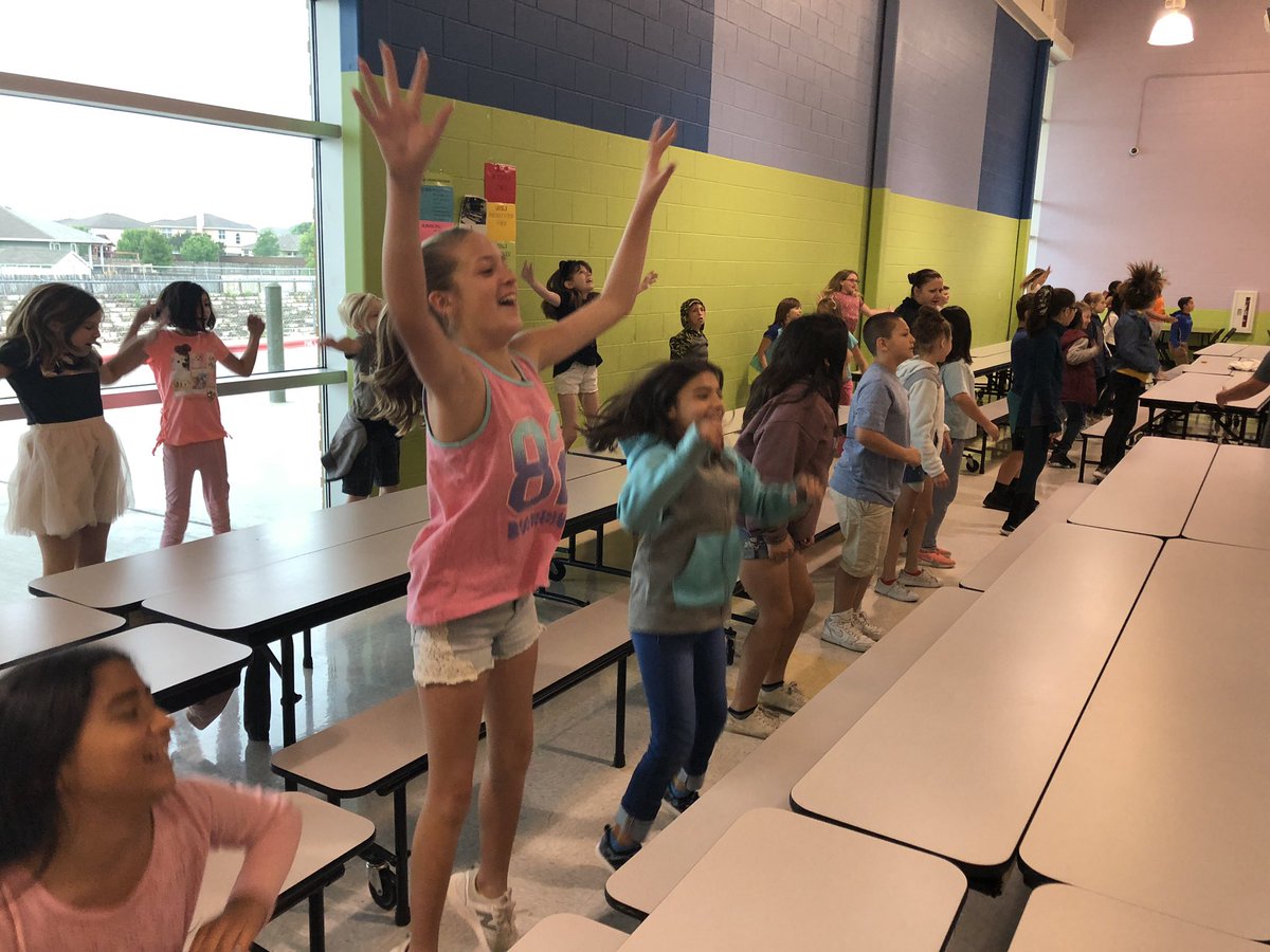 CSES_4thGrade's tweet photo. Bootcamp Day 3 was led by some AWESOME students this morning! Our minds and bodies are awake and ready to work! #HeroCSES https://t.co/4H3OsZM3cW