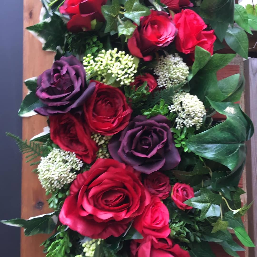 EventSolutionUK's tweet image. Get yourselves down to the @LambChiswick for a @HendricksGin next to this incredible mural &amp;amp; floral display we commissioned!