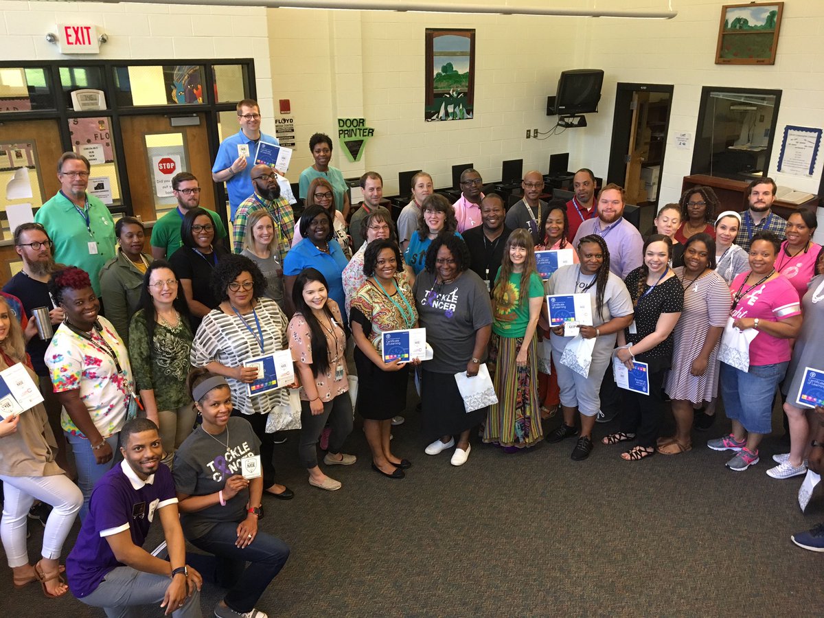 cj1900_'s tweet photo. Congrats to the new #CobbMIE graduates of Floyd MS @TeresaHargrett #CobbInTech #MicrosoftEDU https://t.co/As9vjydMir