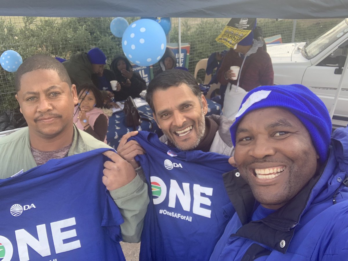 ricardomackenzi's tweet photo. Rush Hour just started. 🔥🔥🔥

It’s clear they #VoteDA🕺🏼💃🏻🕺🏼

#WindeForPremier https://t.co/ZUoJBOjqn9