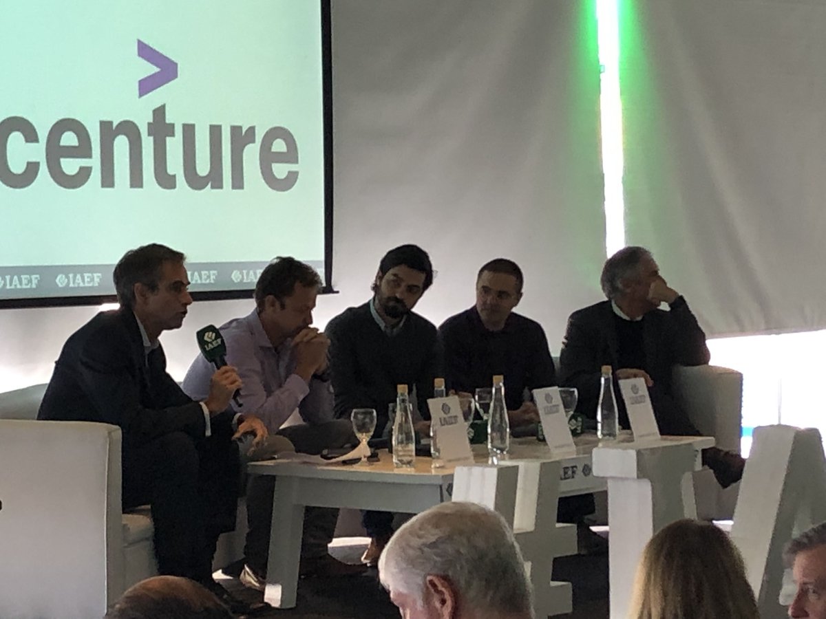 credility_ar's tweet photo. Ahora en el Digital Finance Forum 2019 de @IAEF_oficial. Nuestro CFO @matiturralde hablando de #fintech junto a @moni @wenance @accenture_ar  @TarjetaNaranja https://t.co/ciaetFCag7