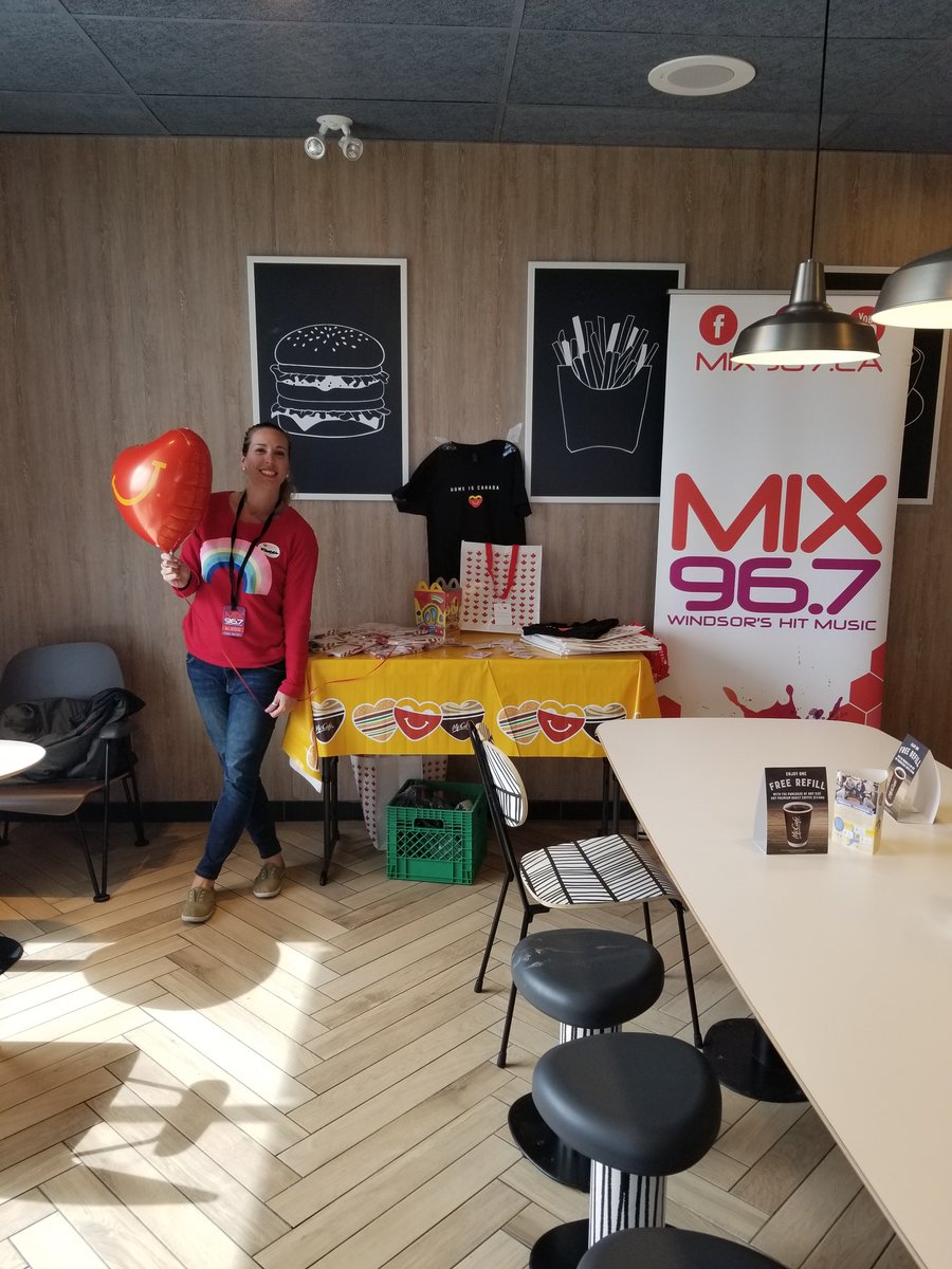 Come and support! #JayandKendal are at the <a href="/McDonaldsCanada/">McDonald's 🇨🇦</a> in <a href="/KingsvilleOnt/">Town of Kingsville</a> for #McHappyDay