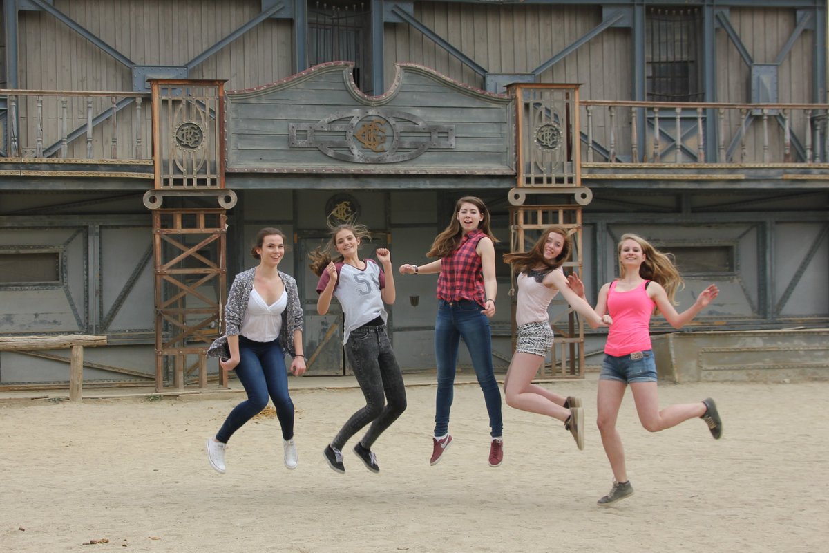 Wij helpen jongeren graag op zoek te gaan naar hun drijfveren. Onze topics dragen hieraan bij. Wil jij de topics nog even parkeren, maar toch kennismaken met onze droom? Deel dan jouw ideeën met ons en wij sturen jou een verrassend reisvoorstel 👉 travelinventive.nl/offerte-aanvra…