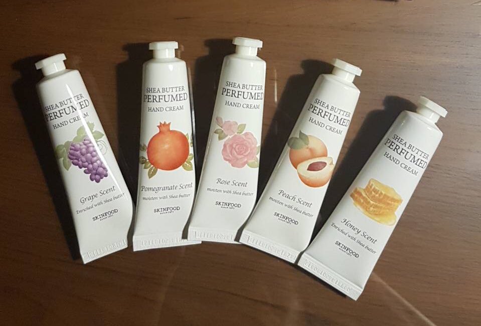 JeonJ_'s tweet photo. Shea Butter Perfumed Hand Cream 
135฿ พร้อมส่ง

#skinfood #howtobeauty #HowtoPerfect #พรีออเดอร์เกาหลี #ใช้ดีบอกต่อ #ของดีบอกต่อ https://t.co/yuf05EZt6v