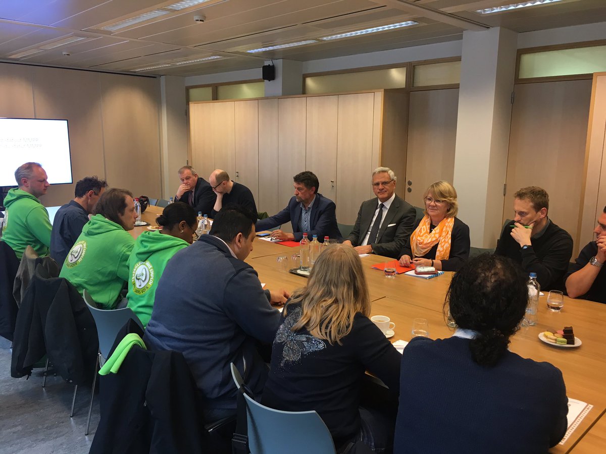 peeters_kris1's tweet photo. Voorstelling nieuw statuut #MMPP’s. 5.000 werkzoekenden met ernstige medische, fysieke, mentale, psychiatrische of psychologische beperking, kunnen blijven genieten van werkloosheids- of beschermingsuitkering. Bemiddelingsdiensten kunnen ondertussen begeleiden naar passende job. https://t.co/E89qGQxGOd