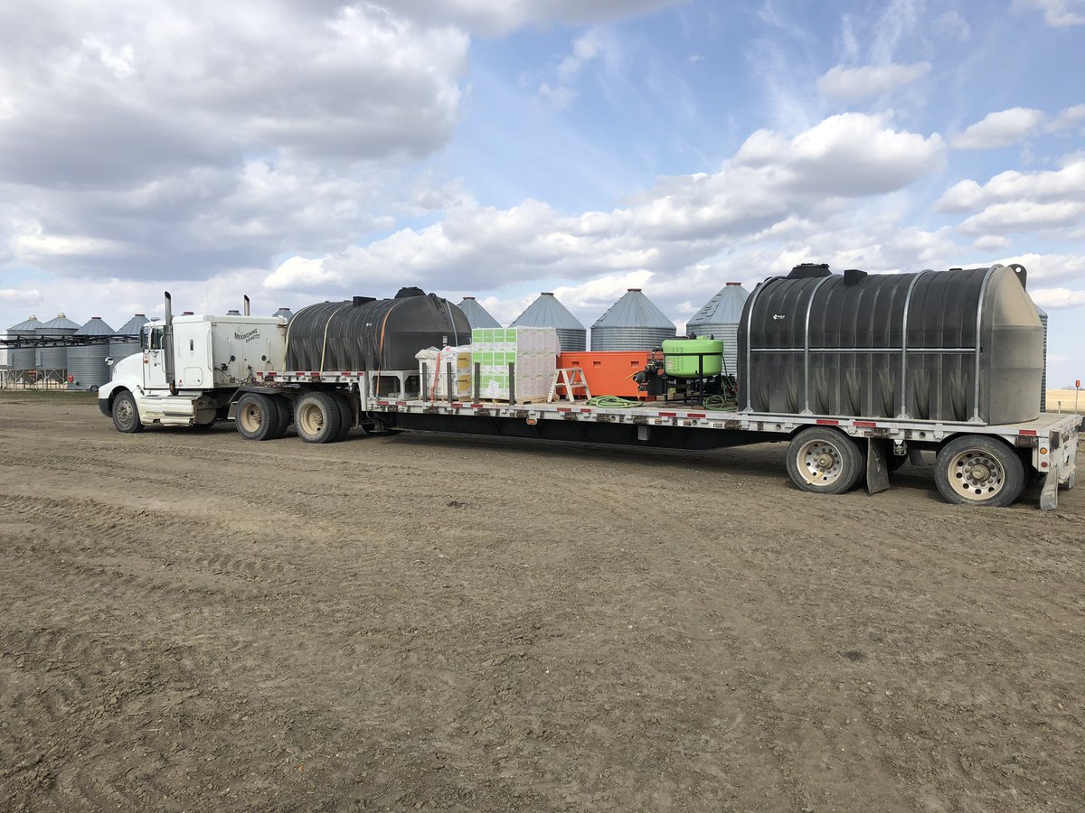 fullcountfarms's tweet photo. These 2 are pumped to have everyone boppin’ around the yard getting the sprayer ready! Testing the the new spray unit... mighty fine! Corn pre-emergent done! #sortan #farmdoglife https://t.co/chJIuz3LZR