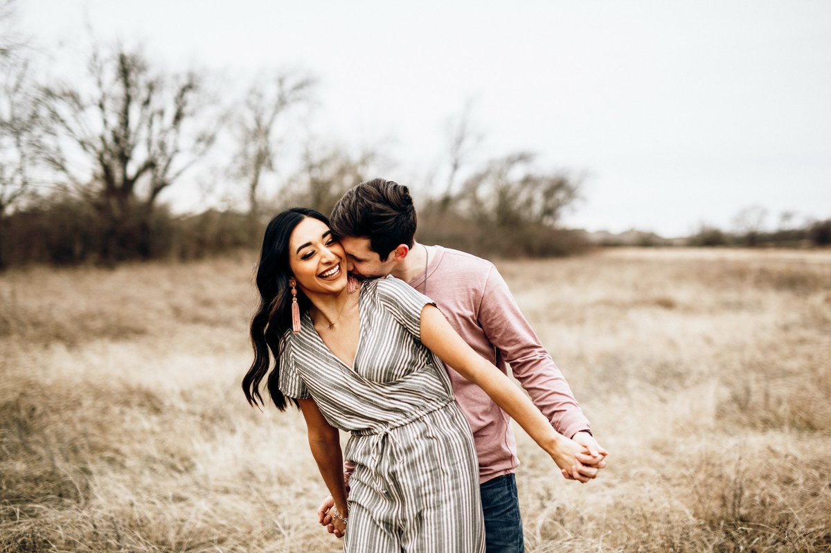 MaddiR17's tweet photo. doing a summer giveaway!!!! A FREE MINI SESSION🤩 to enter: retweet this post and follow me!!!! https://t.co/SZcsIOPq2x