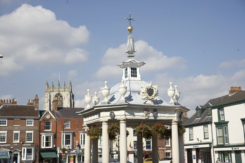 Make sure the historic market town of Beverley is on your  visit and stay list this Whit week. With something for everyone and a great selection of accommodation to suit all budgets you won't be disappointed. Find out more: bit.ly/2SSNyBW #holidays #Travel #family