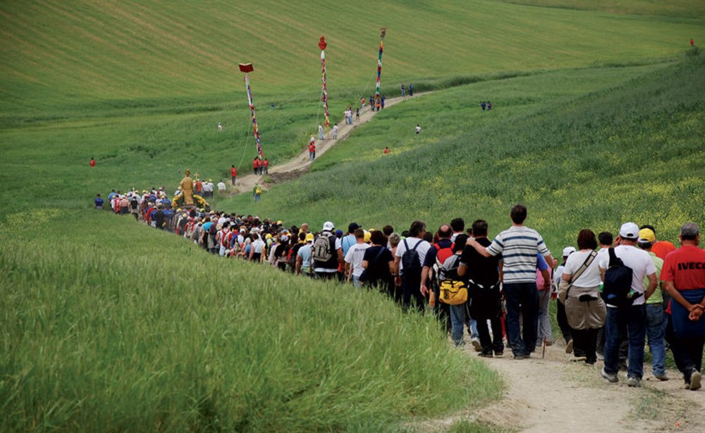 PopCornPress1's tweet photo. ✍️Tanti gli appuntamenti in programma nel weekend a #Pietramontecorvino per l’evento #SantAlbertodaMontecorvino e il miracolo del #Grano di #Puglia.
Sabato 1️⃣1️⃣ e domenica 1⃣2⃣maggio: orienteering, vestizione dei #Palij, showcooking, laboratorio, spettacoli e musica. https://t.co/BvAfP1Nrea