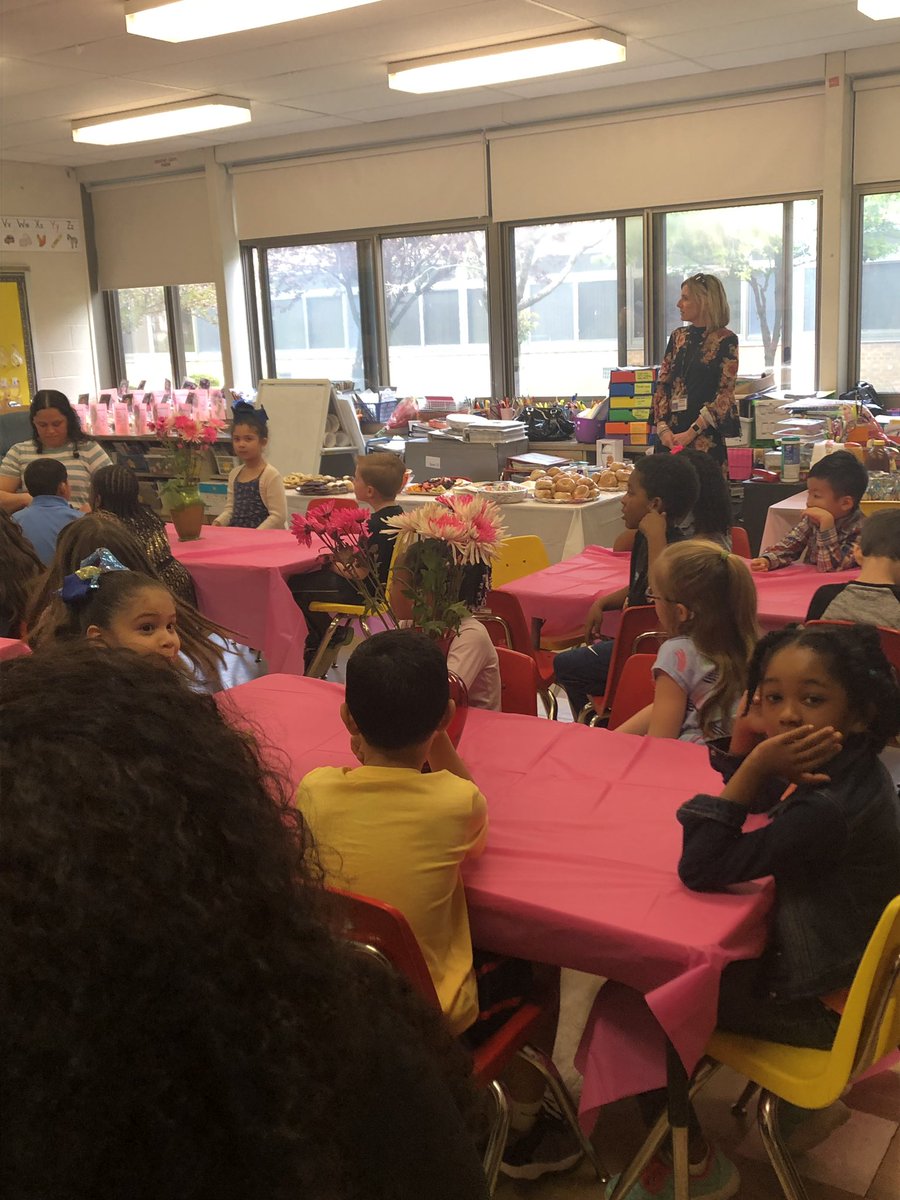 HeatherDLevine's tweet photo. Mother’s Day Tea @JqaPrimary #dpsdny #happymothersday2019 https://t.co/bnthWyb0HW