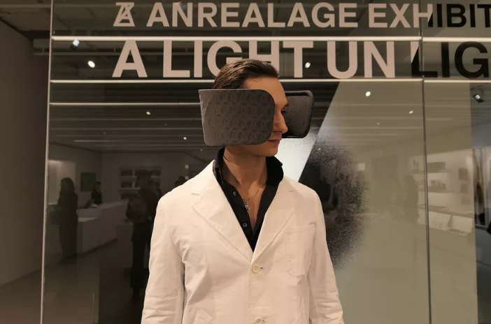 Devono_Property's tweet image. Do you work in an open-plan office and struggle to get a moment’s peace? Read about Panasonic’s latest gadget, designed to block out distractions, in our latest blog bit.ly/2HbZg6n
Could this be the way forward? #wearspace #privacyatwork #openplanoffice #officespace