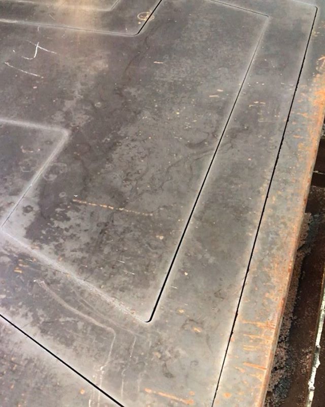 IonArtInc's tweet photo. Our laser is a 2,000 watt CNC fiber beast. 🐲 Slicing through this 5/8" steel like butter. Wishing you a day as focused as this laser beam.
.
.
.
#IonArtATX #customfabrication #design #build #ionartvibes #locallymade #atx #handmade #shopvibes #madeina… https://t.co/9UKUdNY60H https://t.co/XmvboFImUD