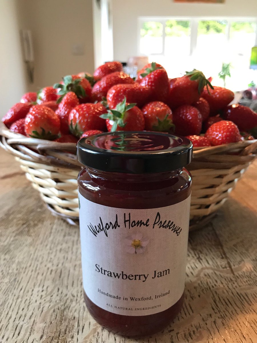 WexPreserves's tweet photo. I love this time of year #Wexfordstrawberries 🍓🍓🍓🍓🍓🍓🍓 https://t.co/Gj4gSUoDnh