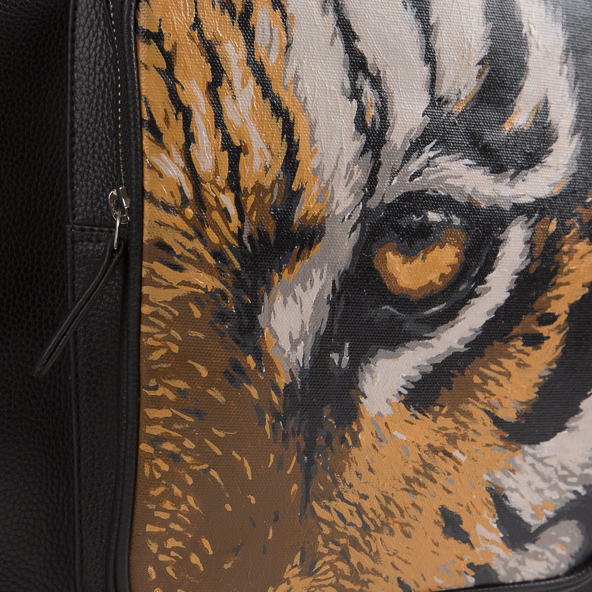 pauladamsworld's tweet photo. #pauladams when your #officebag needs to resonate your #story its #ekonblack #whatsyourstory #lovepauladams
Check it out: https://t.co/h8egt0Z5y3
#officebag #documentcase #laptopbag #handpainted #handpaintedbag #abstractart #luxurylifestyle #art #artist #canvas #leatherbag https://t.co/VYfyFG5wYG