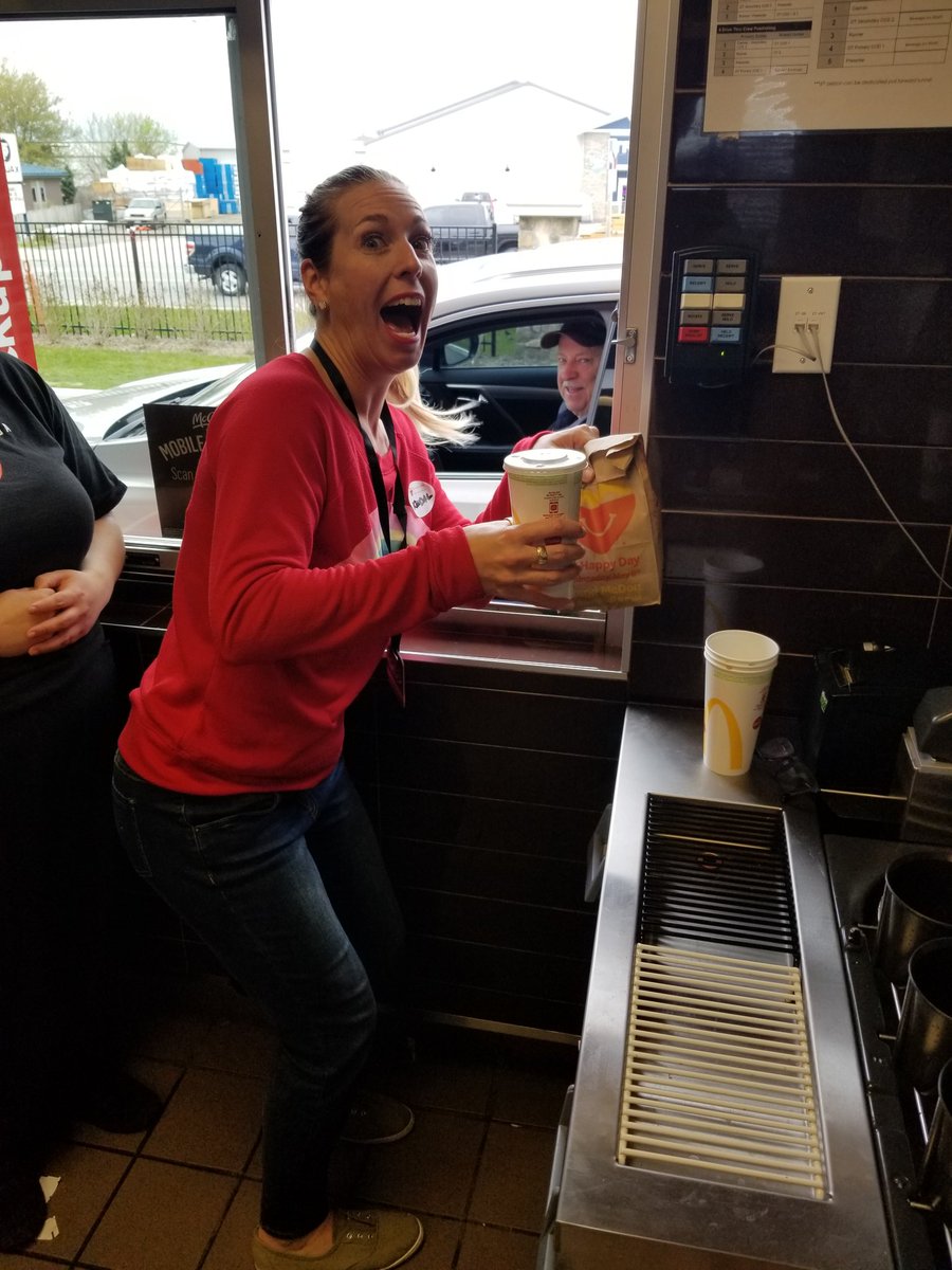 themix967's tweet photo. Working dat drive thru on #McHappyDay 
#JayandKendal 
They're at the @KingsvilleOnt location! https://t.co/ekGiemqxCP