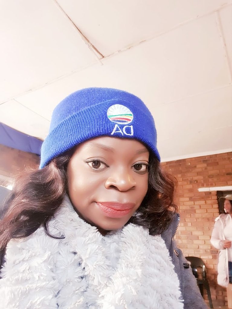 NVKhumalo's tweet photo. Still at it! 4 hours to go to the close of voting stations-we @Makashule and the team just wonβt tire till the end and the beginning of change in GP lead by @Our_DA #MsimangaForPremier #khulaDA #GPVoteDA #2019Elections #OneSAForAll π https://t.co/dsyMhV9eoU