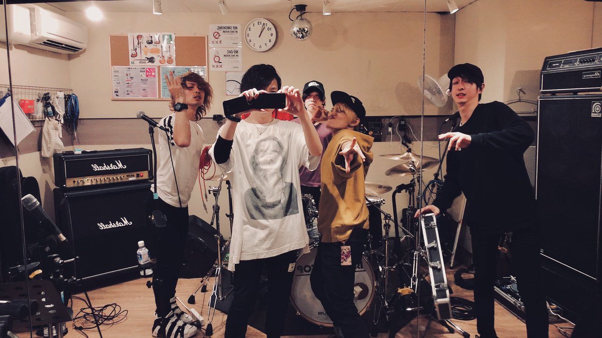 OCDIH's tweet photo. 明日はクラッパーでめいちゃんのラストのイベントにチーム西九条ことResumptionで出演します！
よかったら来てねー！🤟🤩 https://t.co/LLpny176fA
