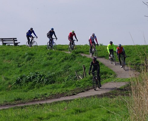 WWierdentocht's tweet photo. 🚴‍♂️✅Het lijkt droog te blijven ✅☀️8 uur zon. 
✅Wind uit het noorden.
✅Wel wat frisjes
Maar prima fietsweer om de wierden en het weidse landschap te verkennen @KendersBouw @HetHogeland @NTFU #WWT19 
Schrijf je vast in🎫 https://t.co/dGcQoj7L8O
Tot zaterdag! https://t.co/TJfZobZwQ1