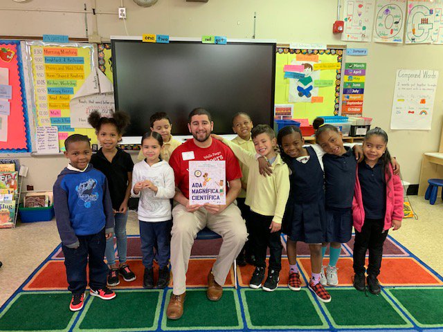 ChamberPHL's tweet photo. Also spotted at Bayard Taylor School:
📚 @WellsFargo's Daniel Romero & Talib Smith
📚 @gcu's Roger Blevins
#ReadPHL https://t.co/8TVGAYSm2z