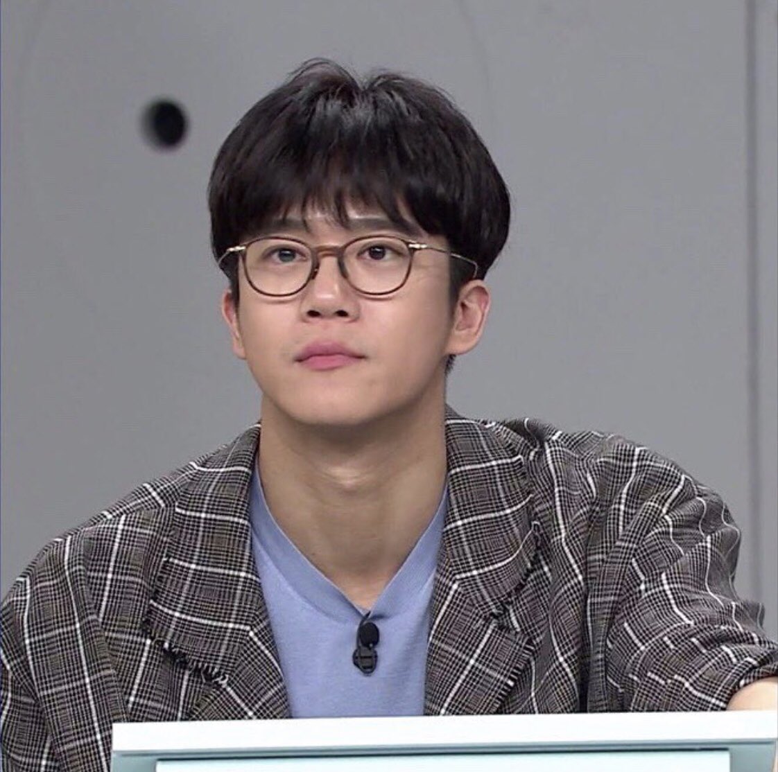 카 오 やっぱり韓国人のメガネ姿大好きやわ 前髪をおろすかおろさないかでもこんなにギャップできるのね ハソクジン Haseokjin 하석진 T Co Qio3bcadgv Twitter