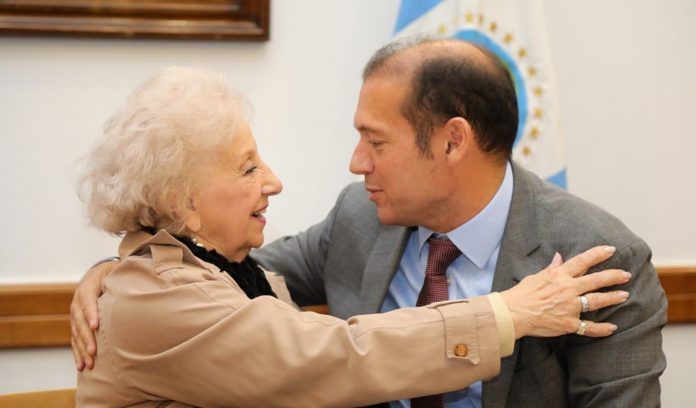 DiputadosMPN's tweet photo. @LuisFelipeSapag fustigó la decisión de los concejales del PRO de no acompañar la iniciativa para declarar Visitante Ilustre de #NQN a Estela de Carlotto @abuelasdifusion en el @cdneuquen "Maltratar la figura de Estela de Carlotto no tiene perdón" https://t.co/52eFzZ5GL9