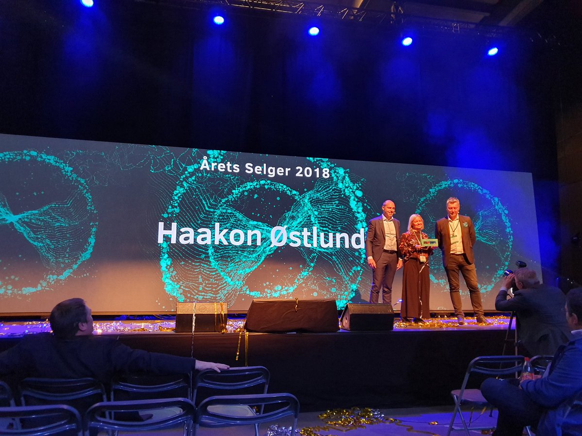 Børge Wilhelmsen (@borgewilh) on Twitter photo Gratulerer til <a href="/HaaOstlu/">Haakon K. Østlund</a> som årets <a href="/HPE_Norge/">HPE Norge</a> selger 2018! Gratulerer! <a href="/AteaNorge/">Atea Norge</a> #tp2b Gratulerer til <a href="/HaaOstlu/">Haakon K. Østlund</a> som årets <a href="/HPE_Norge/">HPE Norge</a> selger 2018! Gratulerer! <a href="/AteaNorge/">Atea Norge</a> #tp2b