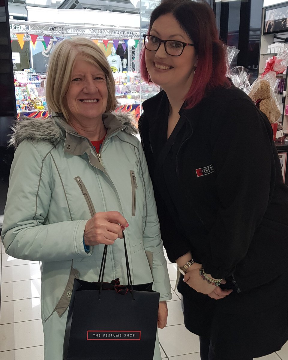 BirkoBex86's tweet photo. #customerfirst #welovetheperfumeshop @ThePerfumeShop @TPSPeople loving seeing my regular customer Loretta after returning from my MAT leave https://t.co/02kzVbWfGD