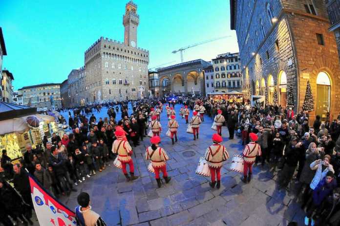FIworldheritage's tweet photo. Sabato 11 maggio Firenze ricorderà il trasferimento della corte granducale di Cosimo I de' Medici ed Eleonora di Toledo, avvenuto cinque secoli fa, con il corteo storico e uno spettacolo teatrale. @DarioNardella @labevannucci @CarloFrancini @comunefi @musefirenze https://t.co/Ge3POU0eK6