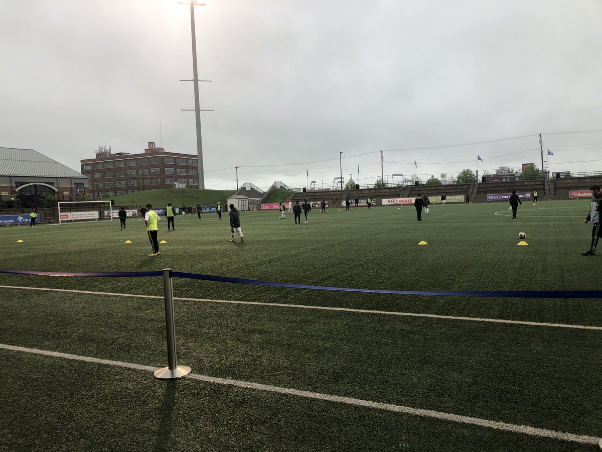 PLVMedia's tweet photo. Ball slips out of the goalies hands- Jackson Waldron with the goal 1-0 https://t.co/gVKO5735pD