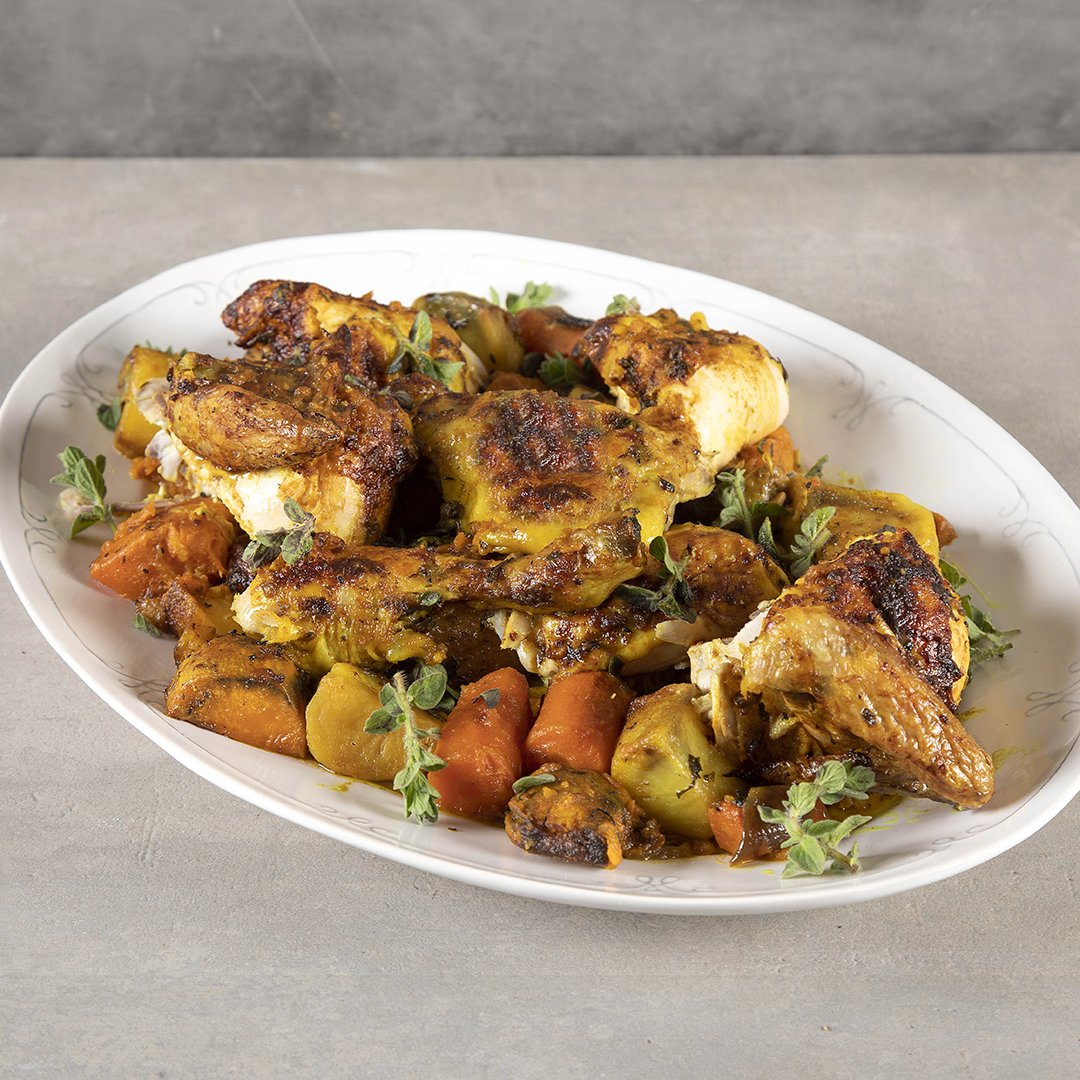 A_petretzikis's tweet image. Σήμερα το #KitchenLab είχε κάτι από... Ιταλία! 😎Θέλετε να μάθετε πώς να φτιάξετε αυθεντική καρμπονάρα, δροσερή σαλάτα καπρέζε και αρωματικό κοτόπουλο στον φούρνο με μπαχαρικά;;; Δείτε τα βίντεο εδώ: bit.ly/2DXVc93, bit.ly/2u6i28Y &amp;amp; bit.ly/2DZvTDJ!