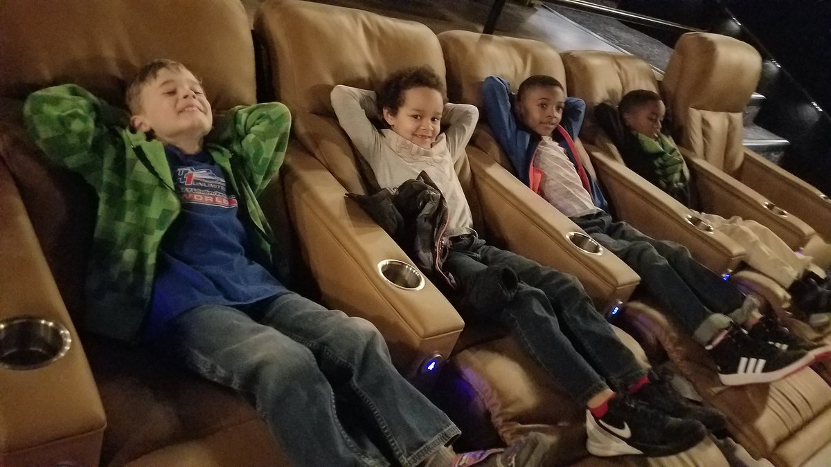 1stRocks's tweet photo. Waiting for the show to start! #FirstGradeFieldTrip #DisneyPenguinMovie #EmagineNovi https://t.co/FDH8vM9uLe