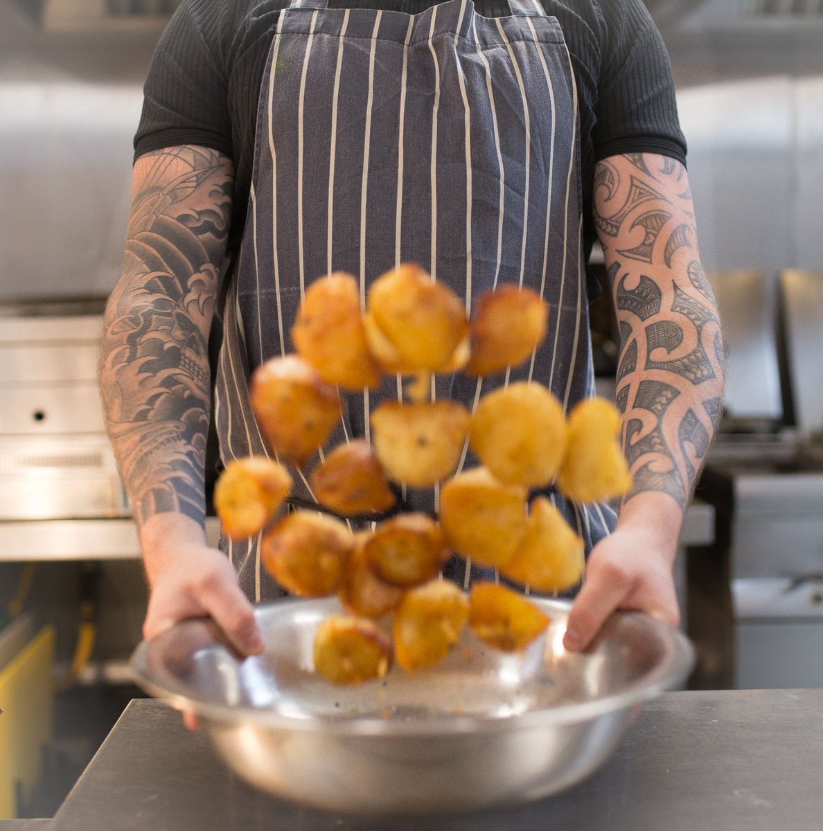 Roast potatoes are better than chips, so why are chips shops open all week but most places only serve roasties on Sunday? It's the kind of madness we're undoing with our seven day roasts. Thank us later.  #toogoodtowait #sevendayroast #brightonfood  brightonroast.co.uk/?utm_source=Tw…