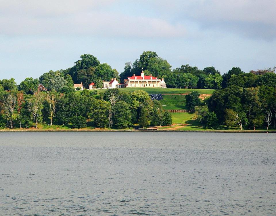 EmbarkDC's tweet photo. Mount Vernon. Always a site to see - especially from the water! #EmbarkDC #MountVernon https://t.co/D4YHtKGbY6
