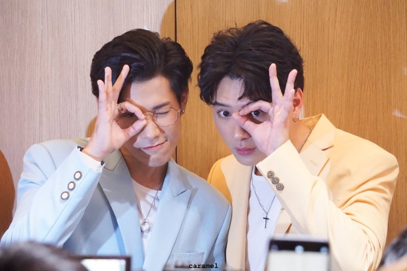 Dandan06057874's tweet photo. Best cp in Three Years
#KazzAwards2019
#KristSingtoBestCouple2019 https://t.co/2ZsfoOSDat