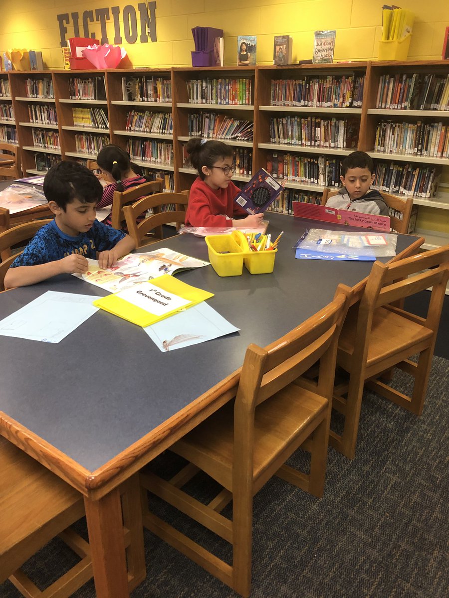 RidgeLawn1stGr's tweet photo. We’ve got our new books for the week! What are you reading?
#crpride https://t.co/3qS8PbkXJB