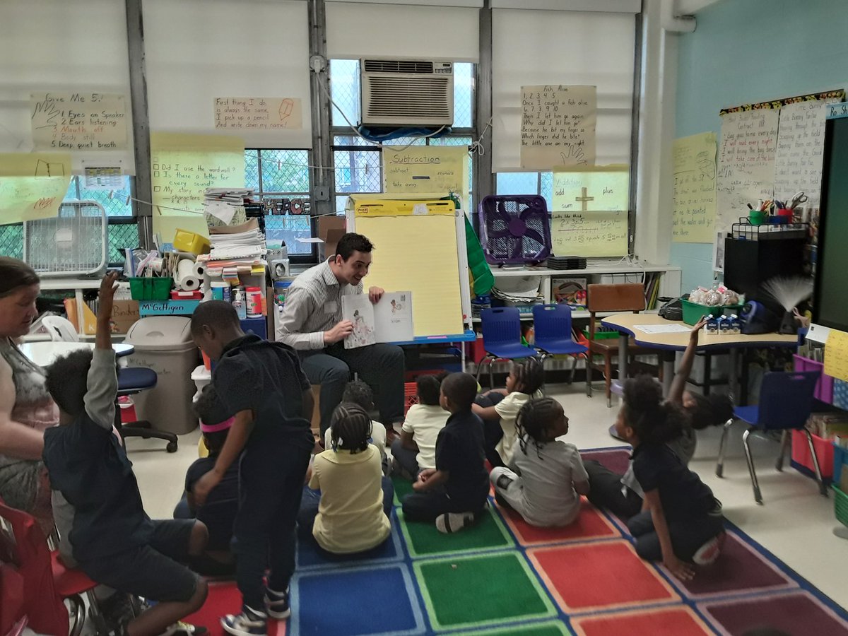 ChamberPHL's tweet photo. .@WellsFargo's Luz Bonilla and Sean Bevins join us at Meade school today for #ReadPHL https://t.co/Sf7x17HGg6