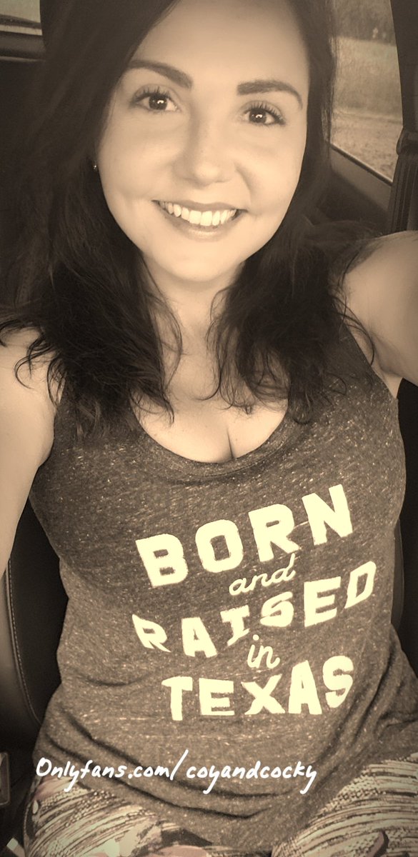 Coyandcocky's tweet photo. They say Texas girls are the prettiest... I'm not here to correct them 🤗

#TexasForever #texasfitchicks #onlyfans #onlyfansgirls #NGOT #FOLLOW https://t.co/iSO9BCt2KM